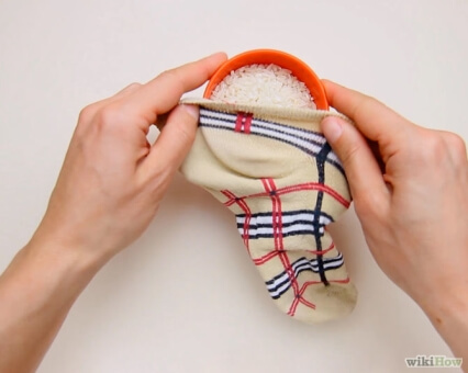 How to make a heating pad with a sock How to make a heating pad with a sock